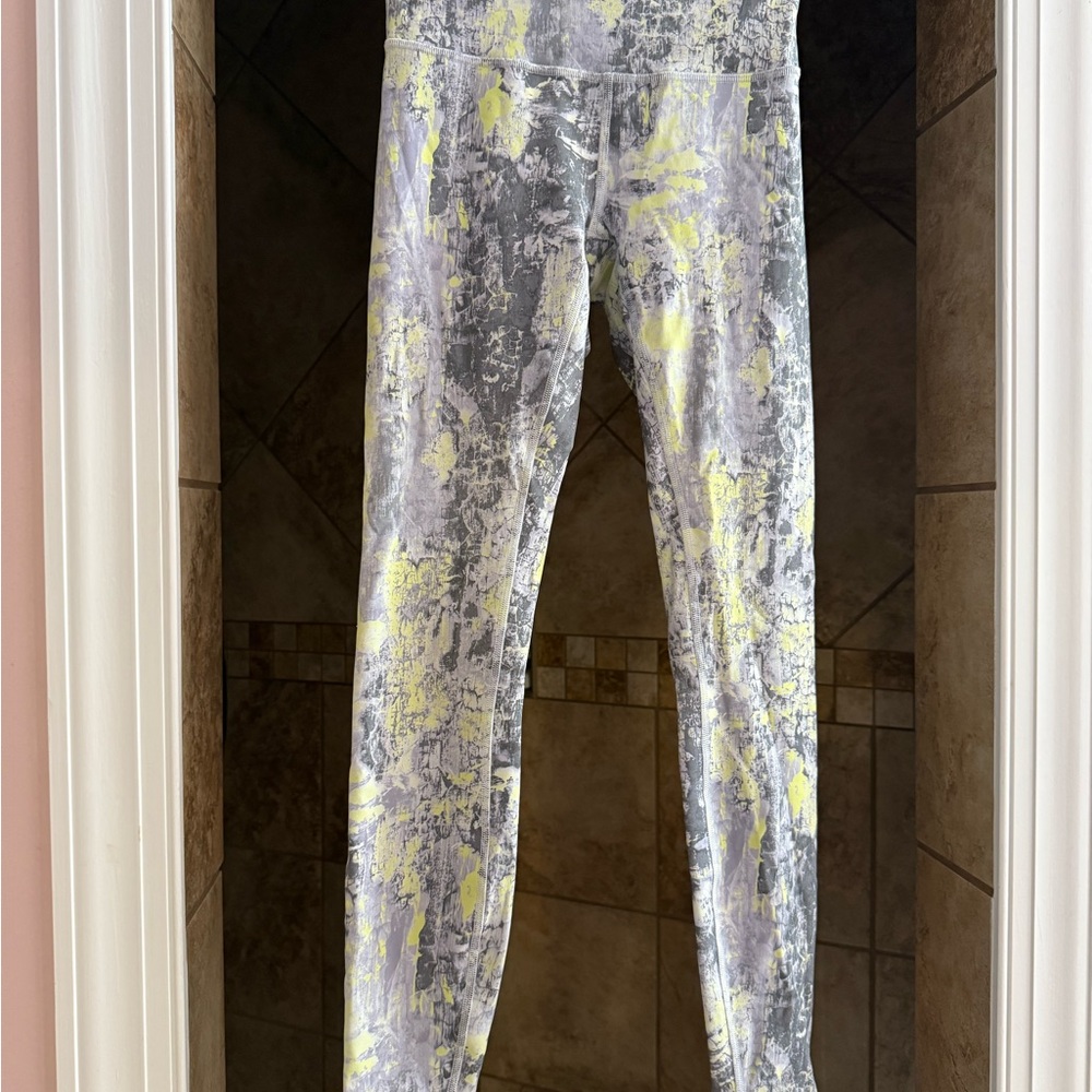 Lululemon Gray and Yellow Patterned Leggings size 4.  28”
